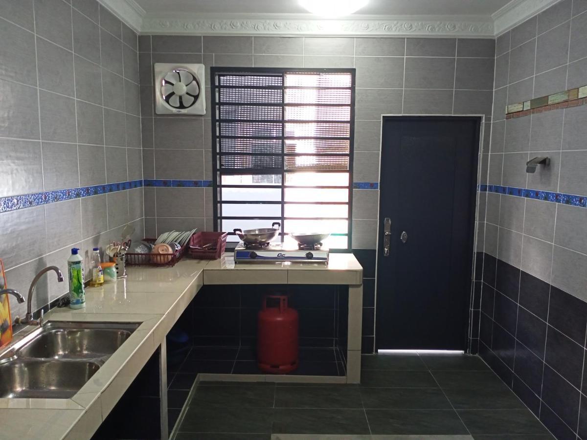 Holiday Home Bagan Lalang 5 Aircon Kampong Bagan Lalang Exterior photo